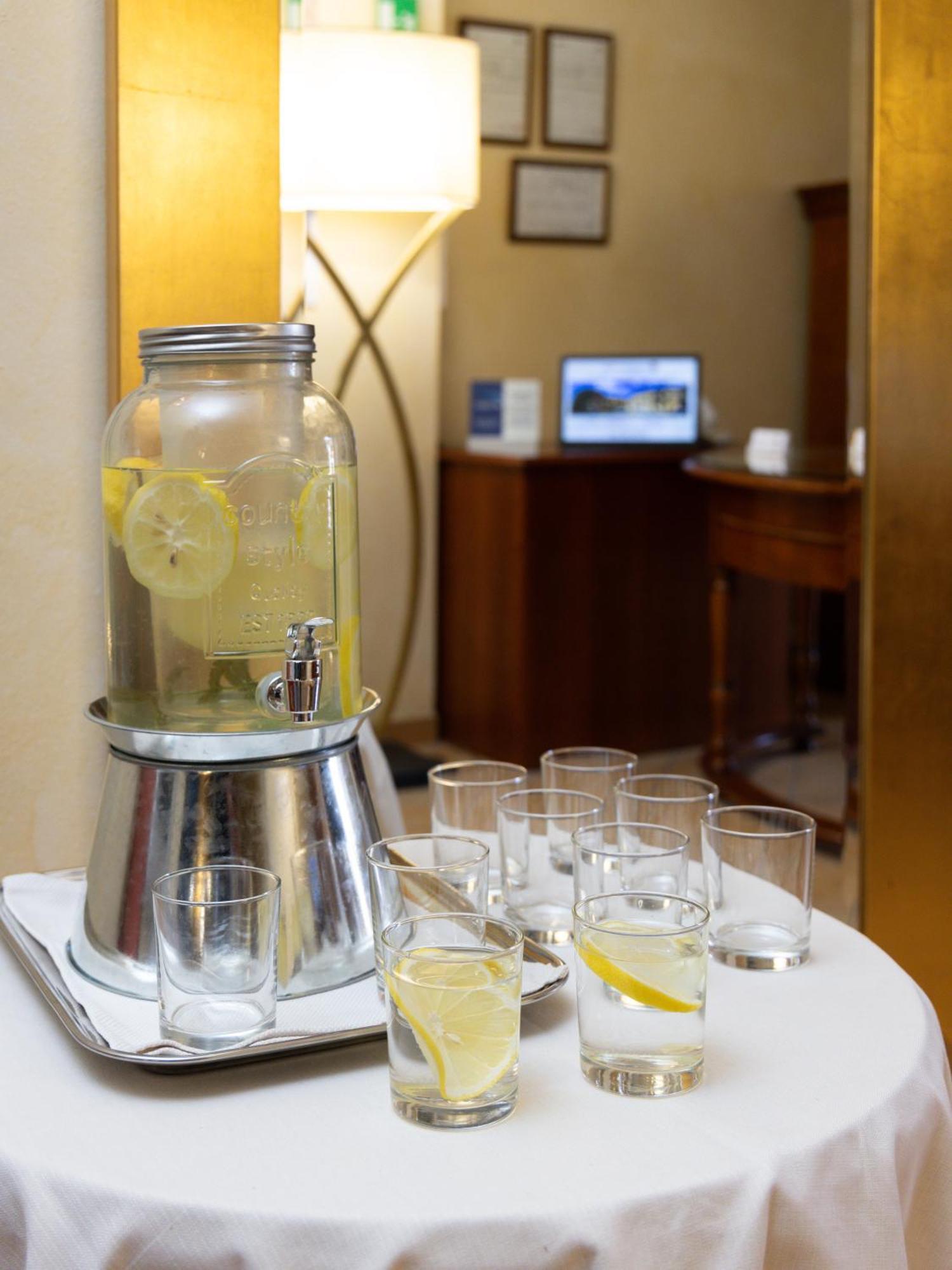 Best Western Plus Hotel Le Rondini San Francesco al Campo Dış mekan fotoğraf